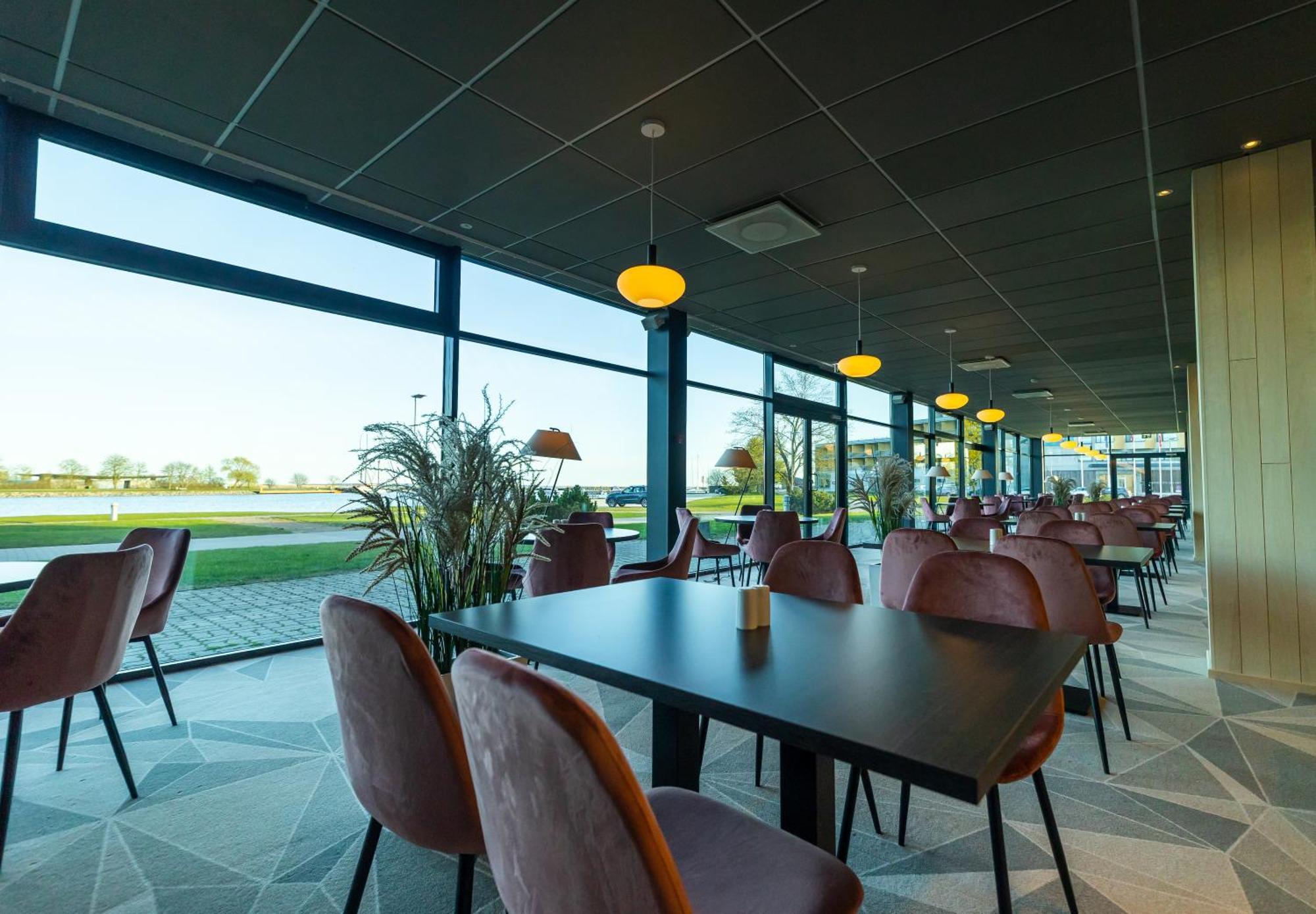 Ö Seaside Suites Kuressaare Exterior foto